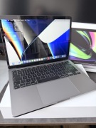 Macbook Pro 13 2020 M1 1TB SSD 16GB ram Gwiezdna szarość + Hub