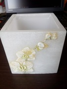 Świecznik ze świecą zapachową