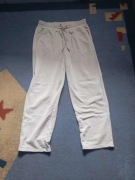 Białe spodnie dresowe House