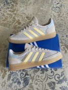 Buty damskie Adidas handball Spezial 36 22.5cm szare skórzane