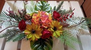 Wiązanka stroik  ze sztucznych kwiatów na cmentarz  grób