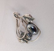 broszka srebrna z hematytem