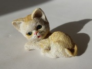 Figurka biszkoptowo biały kot koniec lat 90 vintage mała