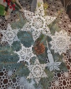 Śnieżynki gwiazdki szydełkowe 