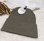 Prosta czapka dzianina prążek unisex skład 50% kaszmir 50% wełna oliwka