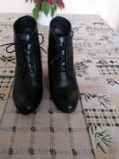 Botki skórzane r.40 wiązane na koturnie  WOJAS