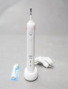 Szczoteczka elektryczna Oral-B Pro 1 200 biała