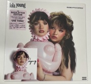 LOLA YOUNG I’M ONLY F**KING MYSELF AUTOGRAF WINYL THE Basic b*itch edition