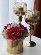 Box z kwiatami ze wstążki