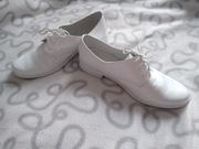 Buty białe do komunii