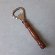 Otwieracz do kapsli z drewnianą rączką lata 70 USA