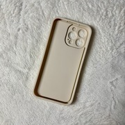 Beżowe etui iPhone 15 Pro Max minimalistyczne solidne