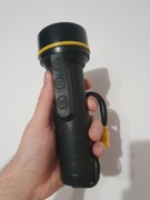 Latarka z okresu PRL na baterie pamiątka powrót do przeszłości 