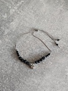 Bransoletka na jedwabnej nitce z lawą wulkaniczną