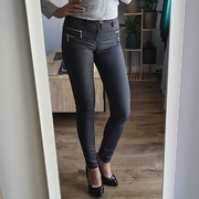 Czarne woskowane spodnie only