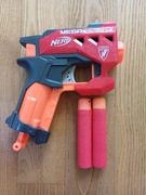 Nerf MEGA BigShock Blaster – kompaktowy pistolet + 2 strzałki Whistler