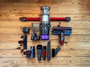 Dyson V11 Fluffy + Akcesoria + 1 ROK GWARANCJI Bardzo Dobry Stan