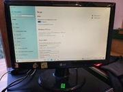Monitor LG flatron 19 cali VGA.