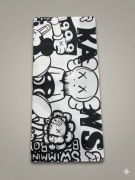  1 z 3Podkładka Gamingowa XXL KAWS Design – Black & White Edition | 90x40cm