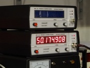 Miernik czestotliwości ~2kHz - 1200MHz z matematyką +/- 0-100MHz