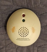 AOSION AN-A322 Elektromagnetyczny odstraszacz karaluchów