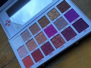 Paleta cieni Jeffree Star Blood Sugar