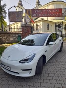 Tesla 3 do ślubu. Kolor BIAŁA PERŁA 