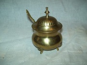 MOSIĘŻNA CUKIERNICA Z PRZYKRYWKĄ I ŁYŻECZKĄ