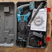 Akumulatorowa piła szablasta lisi ogon na baterie Makita bateria+ładowarka