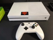 Zestaw Xbox One S 500gb + Pad + 5 Gier (m.in. Fight Night Champion)