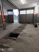 Garaż z dwoma kanałami