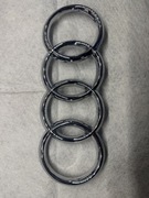 Emblemat Audi srebrny