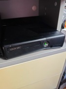 Xbox 360 S Console ślady użytkowania uruchamia się i czyta płyty.