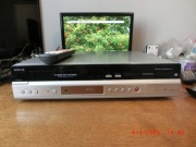 Nagrywarka DVD/VHS Philips z pilotem zaprogramowanym i kablem EURO