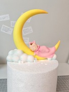 Figurka na tort Miesiąc z chmurą z dzieckiem, Bobas na komunie