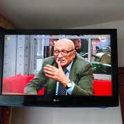 Telewizor LG 37 cale + uchwyt na ścianę + pilot
