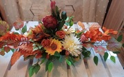 Wiązanka stroik kompozycja  ze sztucznych kwiatów na cmentarz  grób