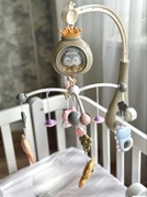 Mobil nad łóżeczko z projektorem