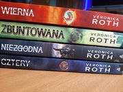 Cała seria Niezgodnej 