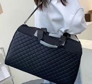 Torba podróżna czarna pikowany przod