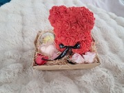 Miś z różyczek czerwony
