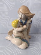 Figurka dziewczyna z dzieckiem połonne 