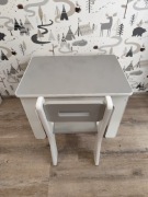 Stoliczek dziecięcy ze schowkiem i krzesełkiem 