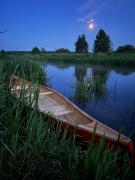 Canoe wykonany z drewna, ręcznie robiony