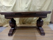 Piękna ława na lwich łapach