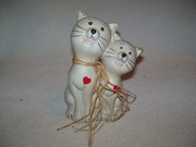 DWA KOTKI CERAMICZNE Z SERDUSZKIEM