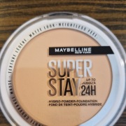 Maybelline Super Stay 24h matujący puder do makijażu twarzy odcień 20