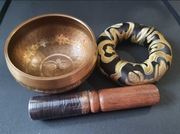 Piękna zdobiona misa tybetańska 9-10.5 cm 