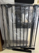 Bramka zabezpieczająca Hauck Clear Step 2 – czarna