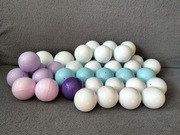 Kule/piłki/opakowania plastikowe puste po pluszakch.